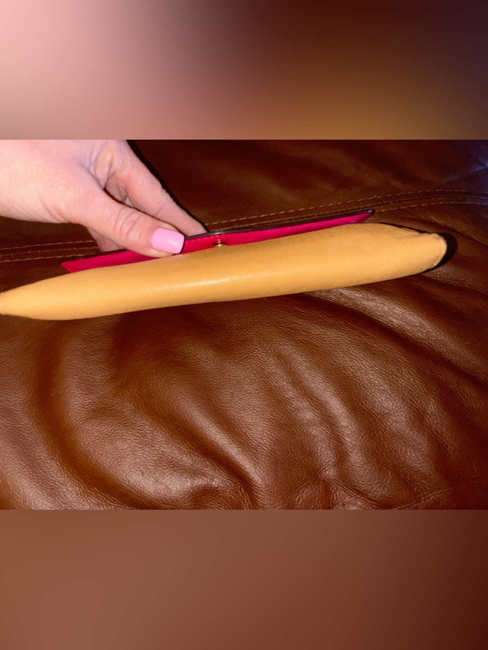 Beautiful Coach Tan Leather Envelope Wallet with Gold-Tone Snap - Picture 6 of 7